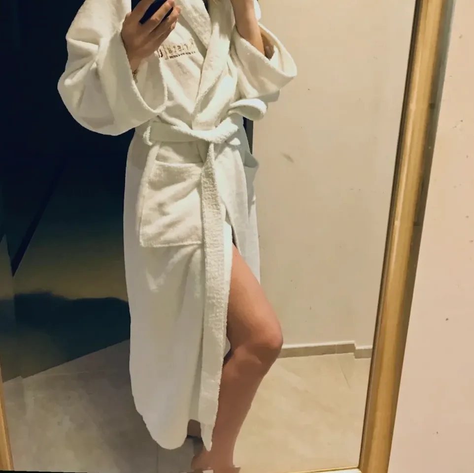 Mia, 36
