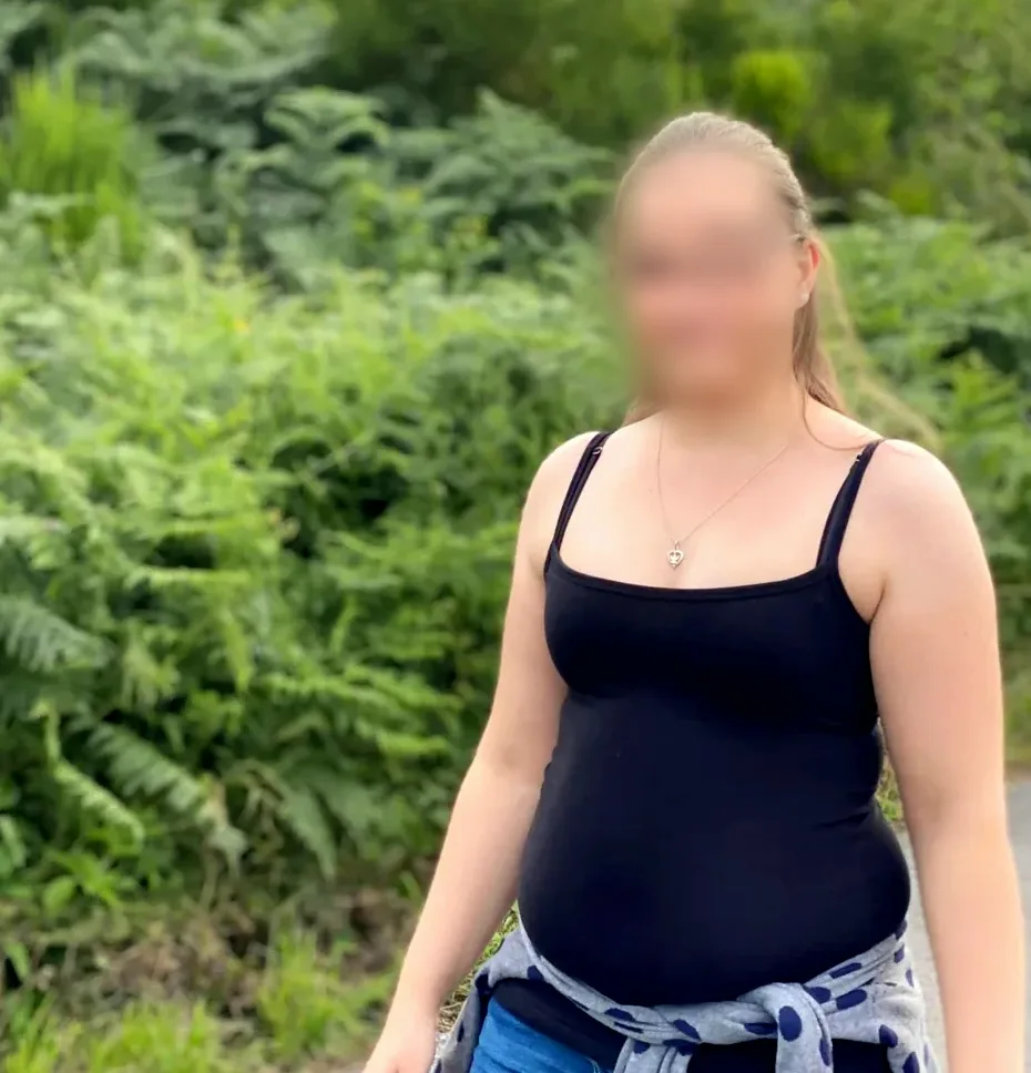 Nadia, 33
