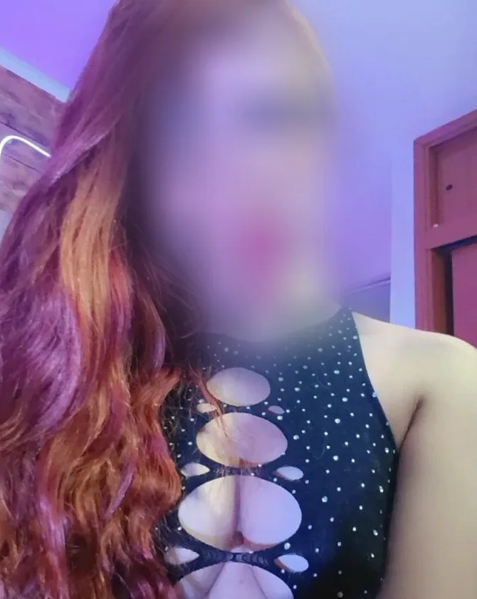 Sinead, 23